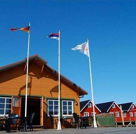 Hotel Adventure Camp - Mehamn Esterno foto
